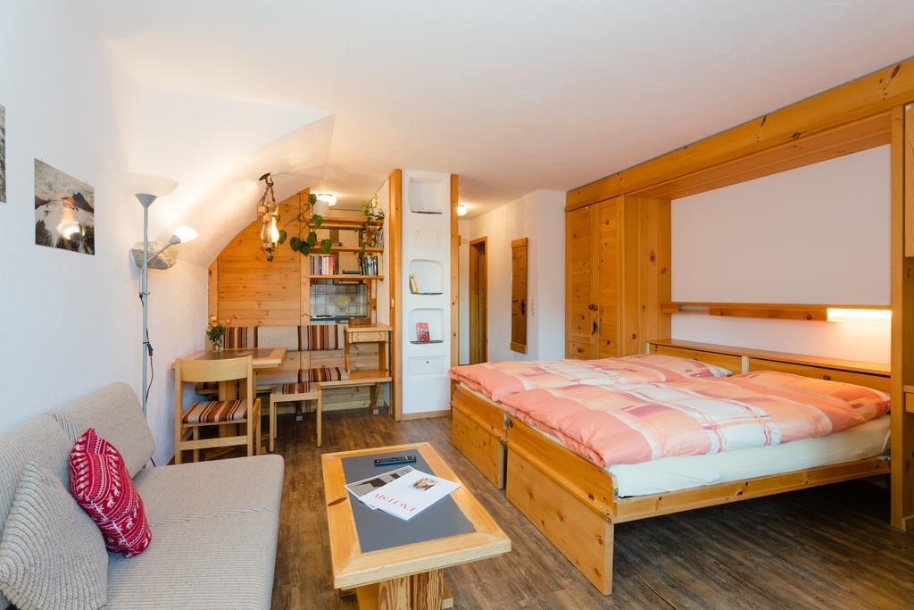 Hotel B&B Susom Surlej Silvaplana Kültér fotó